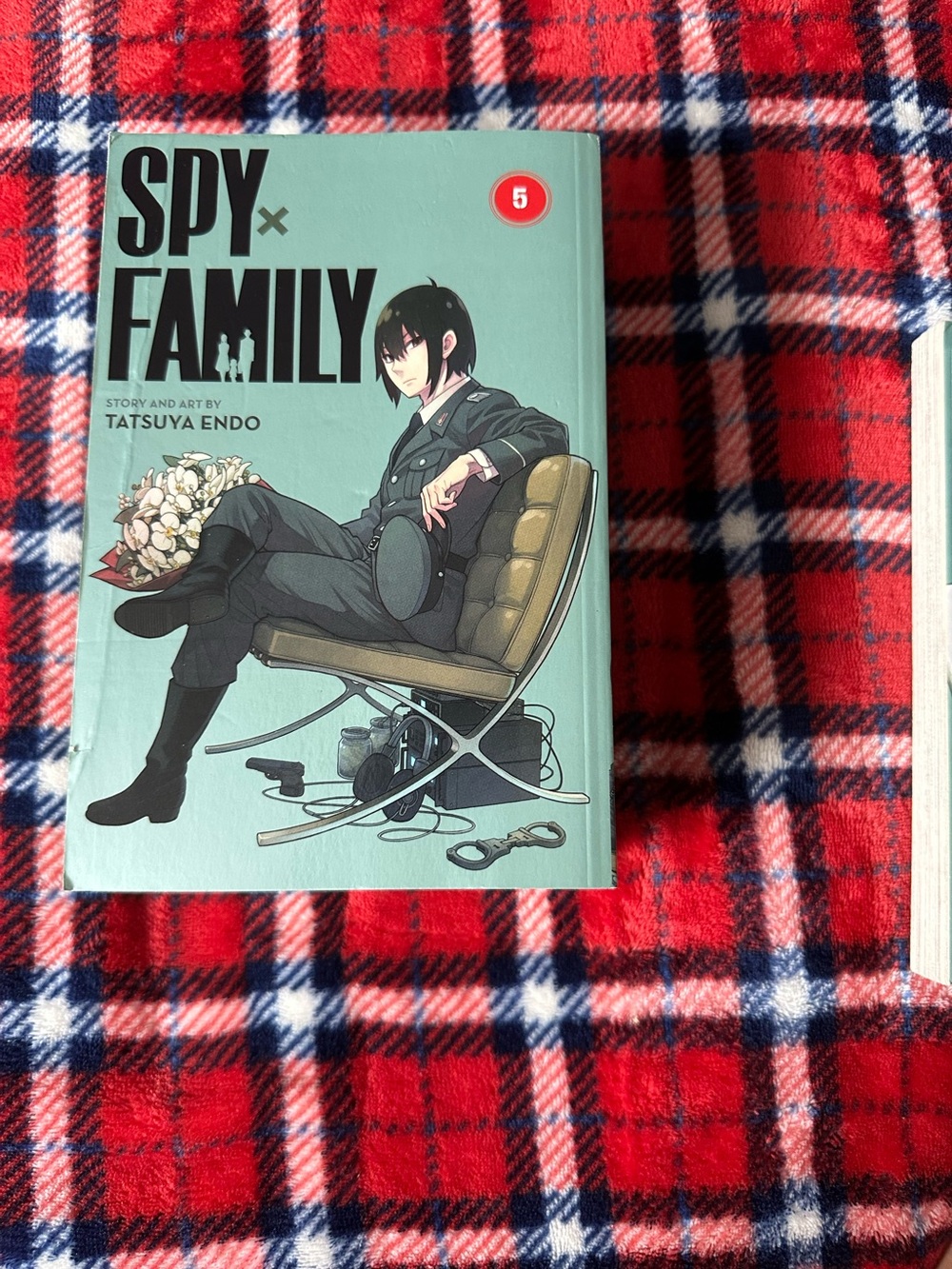 SPY x FAMILY Vol. 5 Manga - Teal Cover with Black Illustration